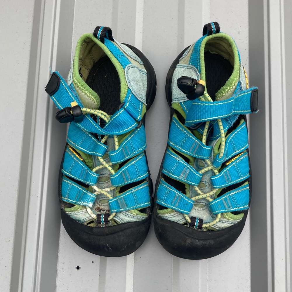 Keen Kids Aqua and Black Water Shoes